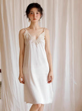 Load image into Gallery viewer, Natural Silk Women Dressing Gowns