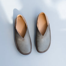 Load image into Gallery viewer, Women Casual Gray And Beige Leather Flat Shoes X25030