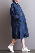 Load image into Gallery viewer, FantasyLinen Women Denim Shirt Dress, Plus Size Casual Shirt Dress With Pockets Q3004 - FantasyLinen