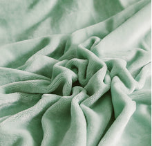 Load image into Gallery viewer, Throw Blanket for Winter