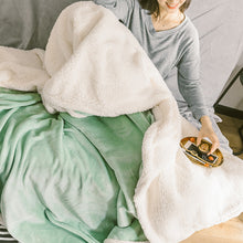 Load image into Gallery viewer, Throw Blanket for Winter