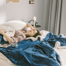 Load image into Gallery viewer, Throw Blanket for Winter