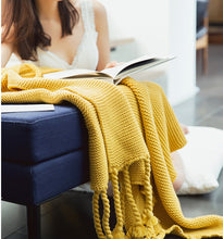 Load image into Gallery viewer, Chunky Knit Blanket, Wool Plush Throw Blanket, Tassel Throw Blanket Pink