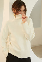 Load image into Gallery viewer, Women Loose And Comfortable Turtleneck Sweater
