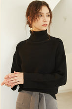 Load image into Gallery viewer, Women Loose And Comfortable Turtleneck Sweater