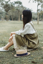 Load image into Gallery viewer, 100%Linen Apron Bakery Catering Painter Florist Gardener Workwear