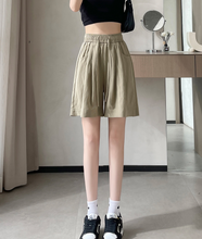 Load image into Gallery viewer, Summer Casual Pleated Loose Shorts With Slanted Pockets, For Work And Daily
