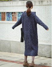 Load image into Gallery viewer, Black And Blue Loose Thicken Sweater Dresses For Women Z81042
