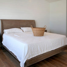 Load image into Gallery viewer, Luxurious 100% Pure French Linen Bed Sheets by FantasyLinen
