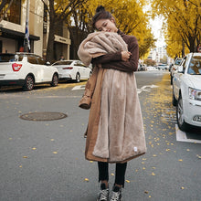 Load image into Gallery viewer, Women winter coat
