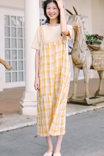 Load image into Gallery viewer, Women&#39;s Loose Linen Yellow Plaid Suspenders Skirt

