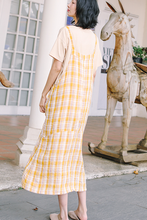 Load image into Gallery viewer, Women&#39;s Loose Linen Yellow Plaid Suspenders Skirt
