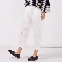 Load image into Gallery viewer, Women&#39;s White Cotton Linen Casual Elastic Waist Pants
